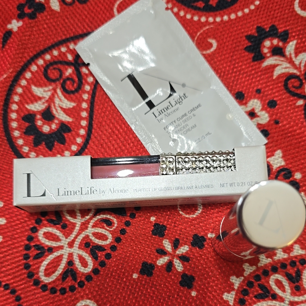 Grace Lip Gloss in Rose Pink with Rhinestone Cap